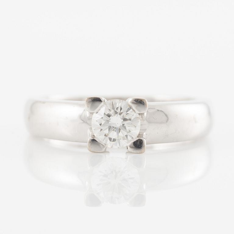 Ring in 18K white gold set with a brilliant-cut diamond weighing 0.49 ct according to the engraving.