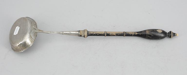 SOPPSLEV, silver, otydliga mästarstämplar, 1800-tal. Vikt ca 70 cm.