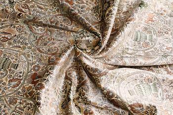 An oval pictoral silk carpet, ca 273 x 180 cm.