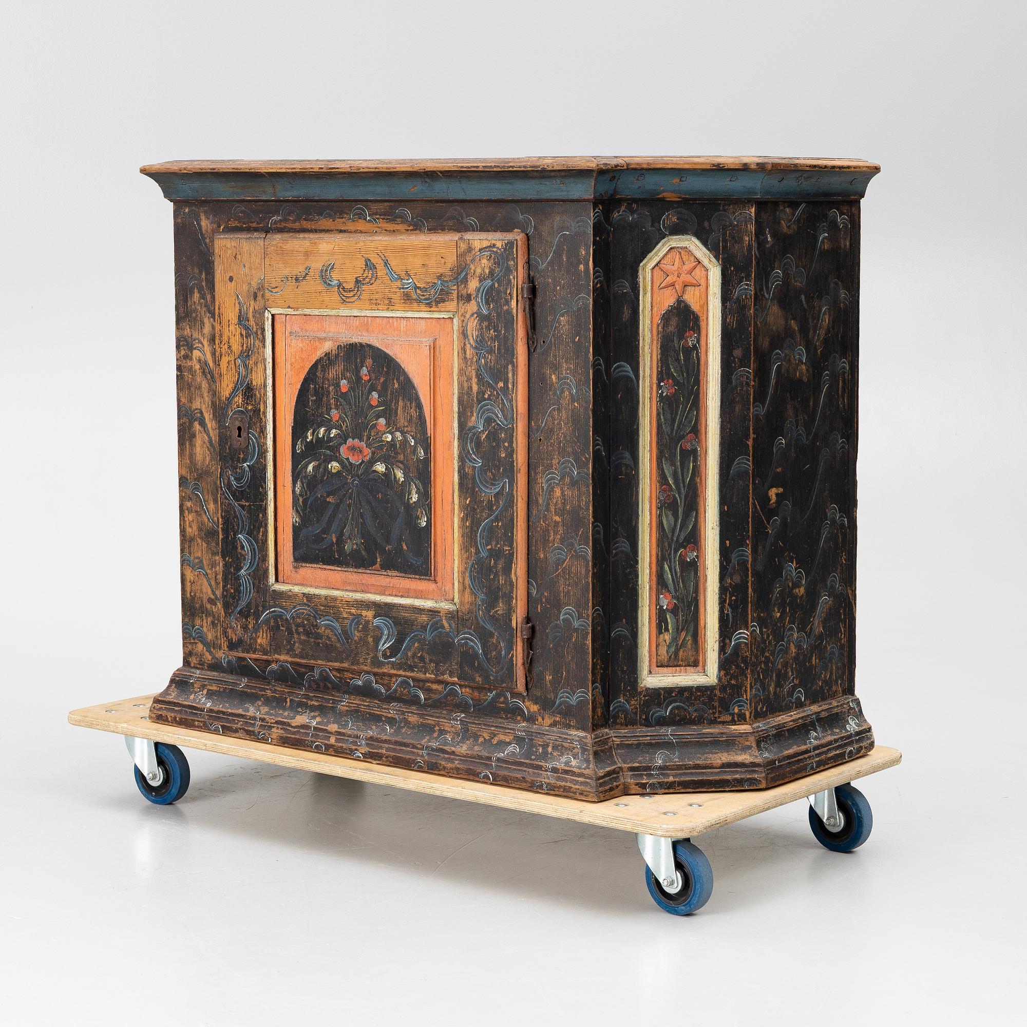 A Swedish folk art cupboard from Hälsingland, early 19th century.