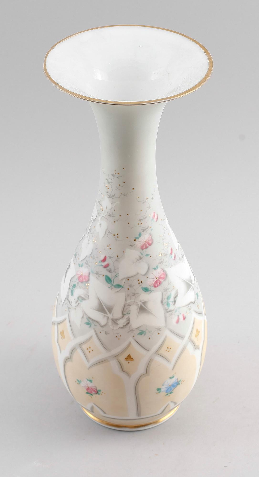 VAS, opakglas, Ryssland, omkring år 1900.