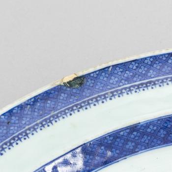A Chinese blue and white serving dish, Qing dynasty, Jiaqing (1796-1820).