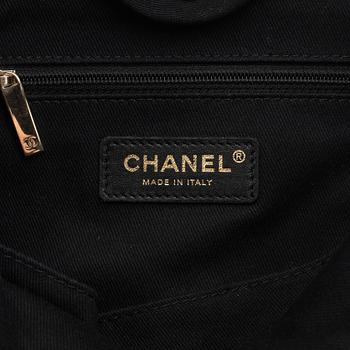 Chanel, "Deauville" Shopping tote, 2020.