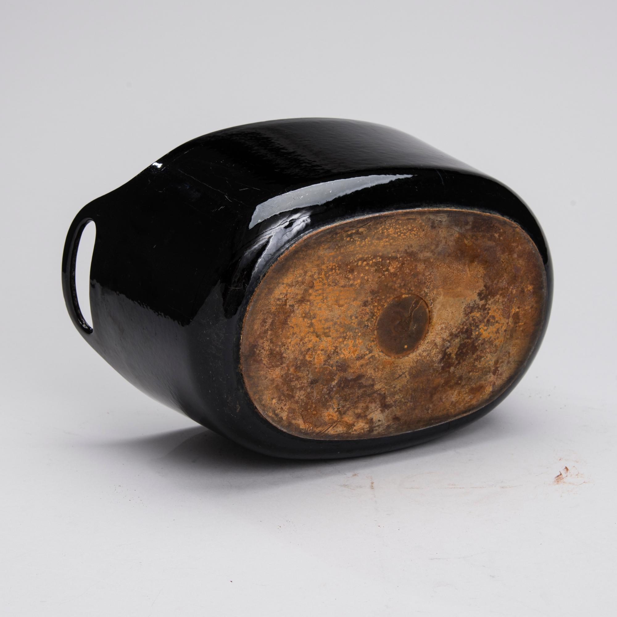 GRYTA MED LOCK, emaljerat gjutjärn, Timo Sarpaneva för Rosenlew, formgiven 1960.