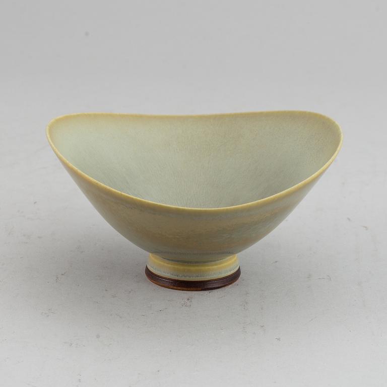 BERNDT FRIBERG, a stoneware bowl, Gustavsberg Studio.