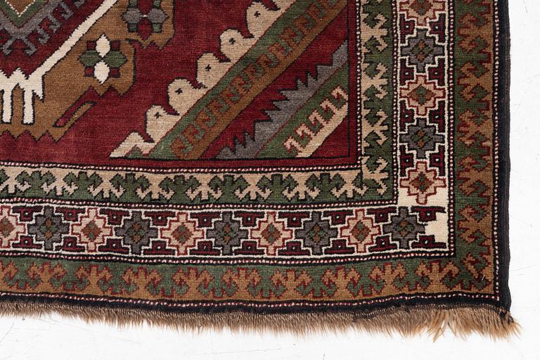 Matta, Kazak, ca 245 x 157 cm.