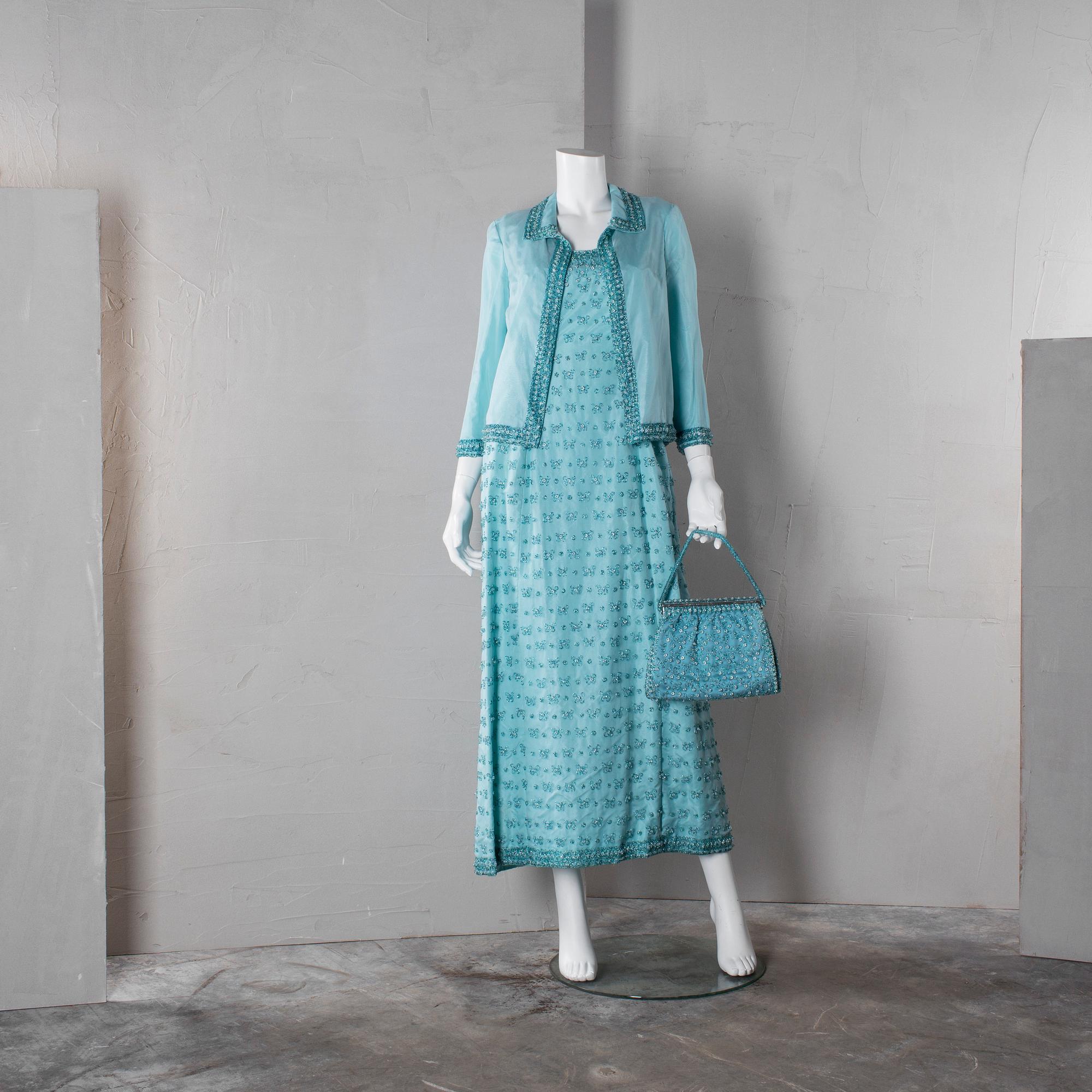 AFTONKLÄNNING MED JACKA SAMT AFTONVÄSKA, Märthaskolans Franska avdelning 1960-tal.