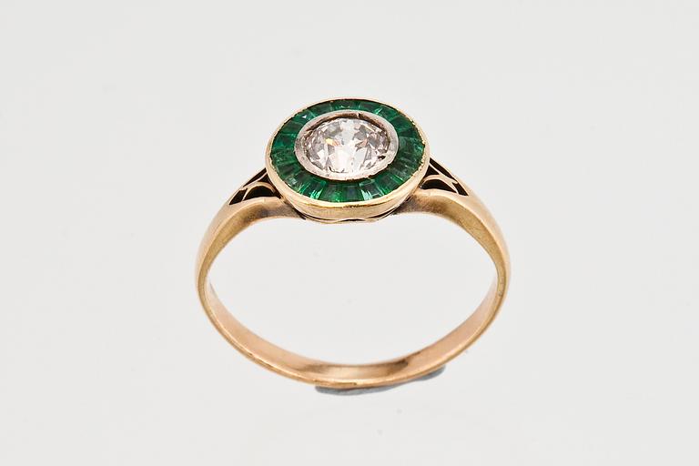 DIAMANT / SMARAGDRING 0,75 ct.