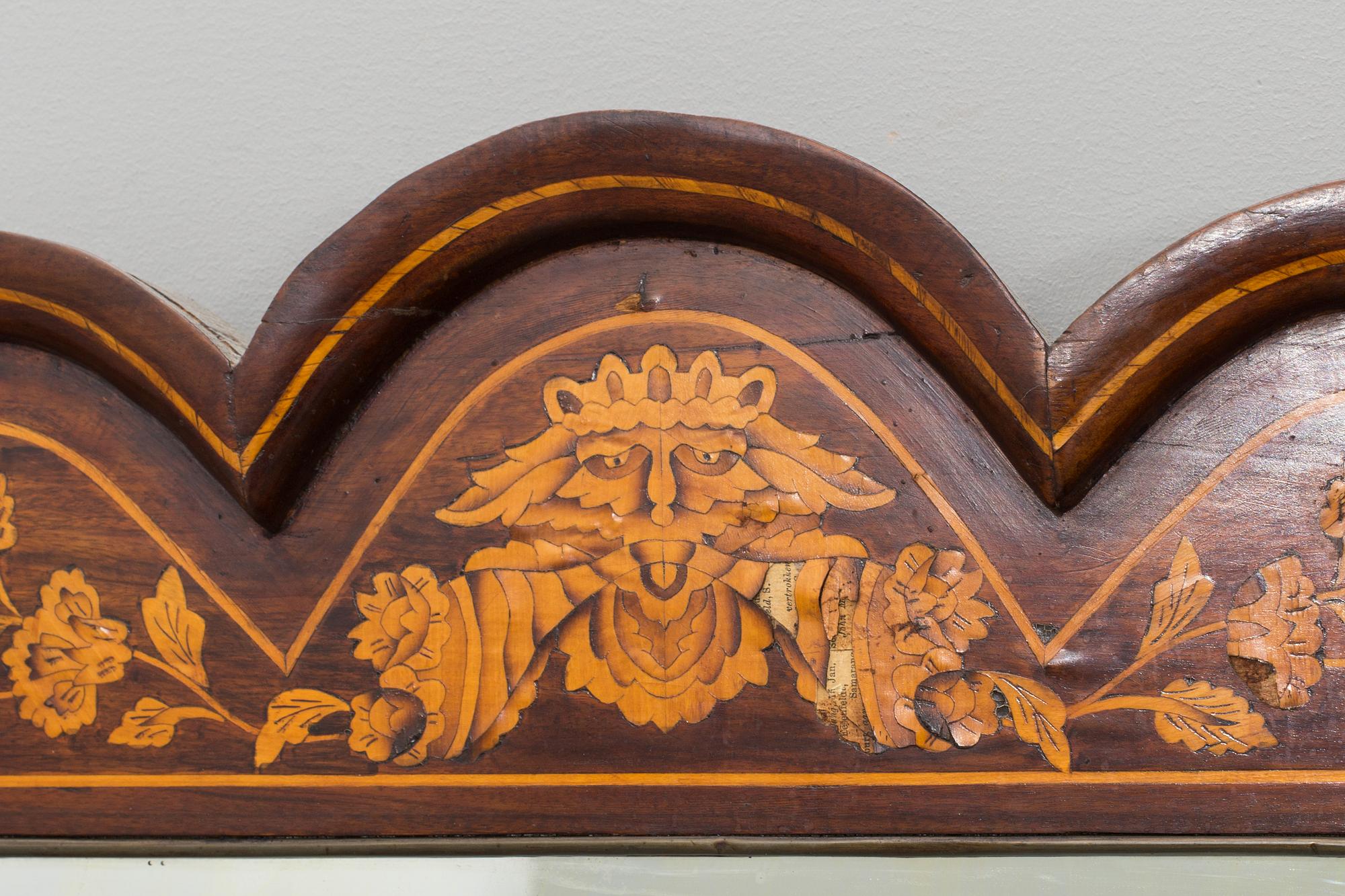 SPEGEL med KONSOLBORD, empire, 1800-talets första del/mitt. Sannolikt Holland.