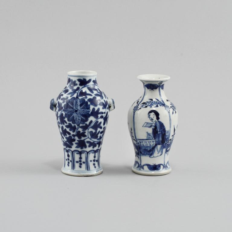 VASER, 2 st, porslin, Kina, 1900-tal.