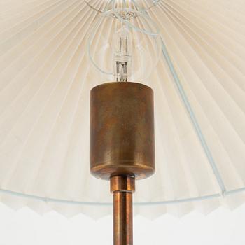 Josef Frank, bordslampa, modell 2569, Firma Svenskt Tenn.