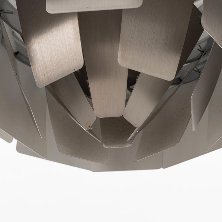 Poul Henningsen, taklampa "PH-Kotte / PH Artichoke", Louis Poulsen, Danmark.