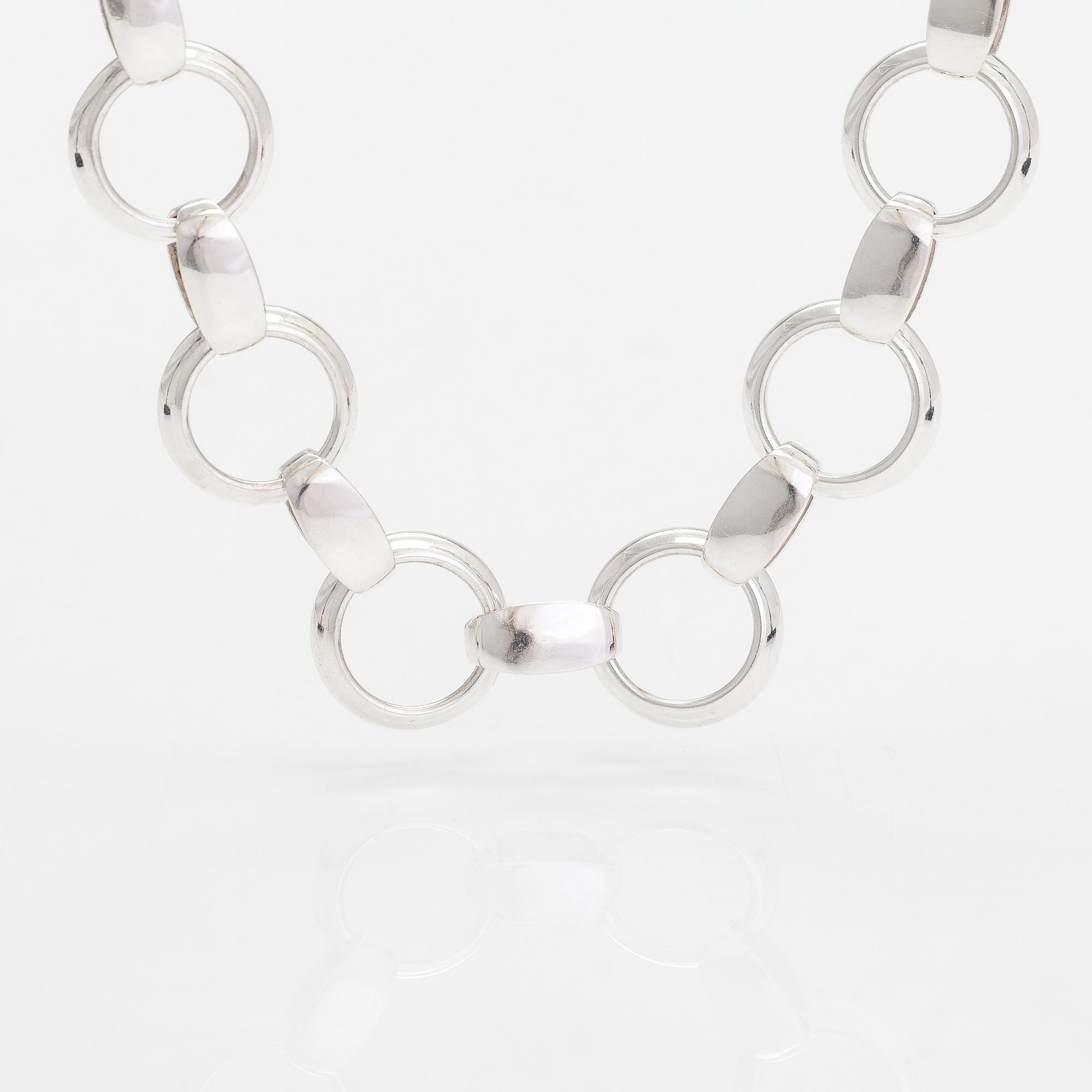 Halsband, silver. Alton, Falköping 1969.