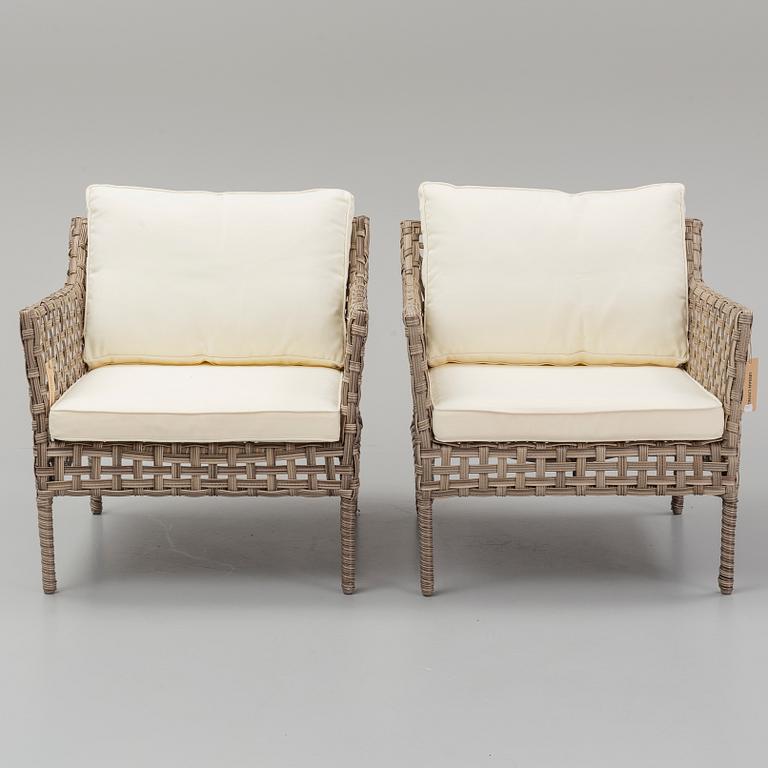 A apir of 'Santa Monica' garde chairs from Artwood.