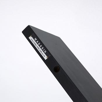 TIDNINGSSTÄLL, "Magasin" märkt; Jonas Bohlin 1988, Källemo.