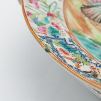 A hot water porcelain dish, Qing dynasty, Canton, China 19th Century.