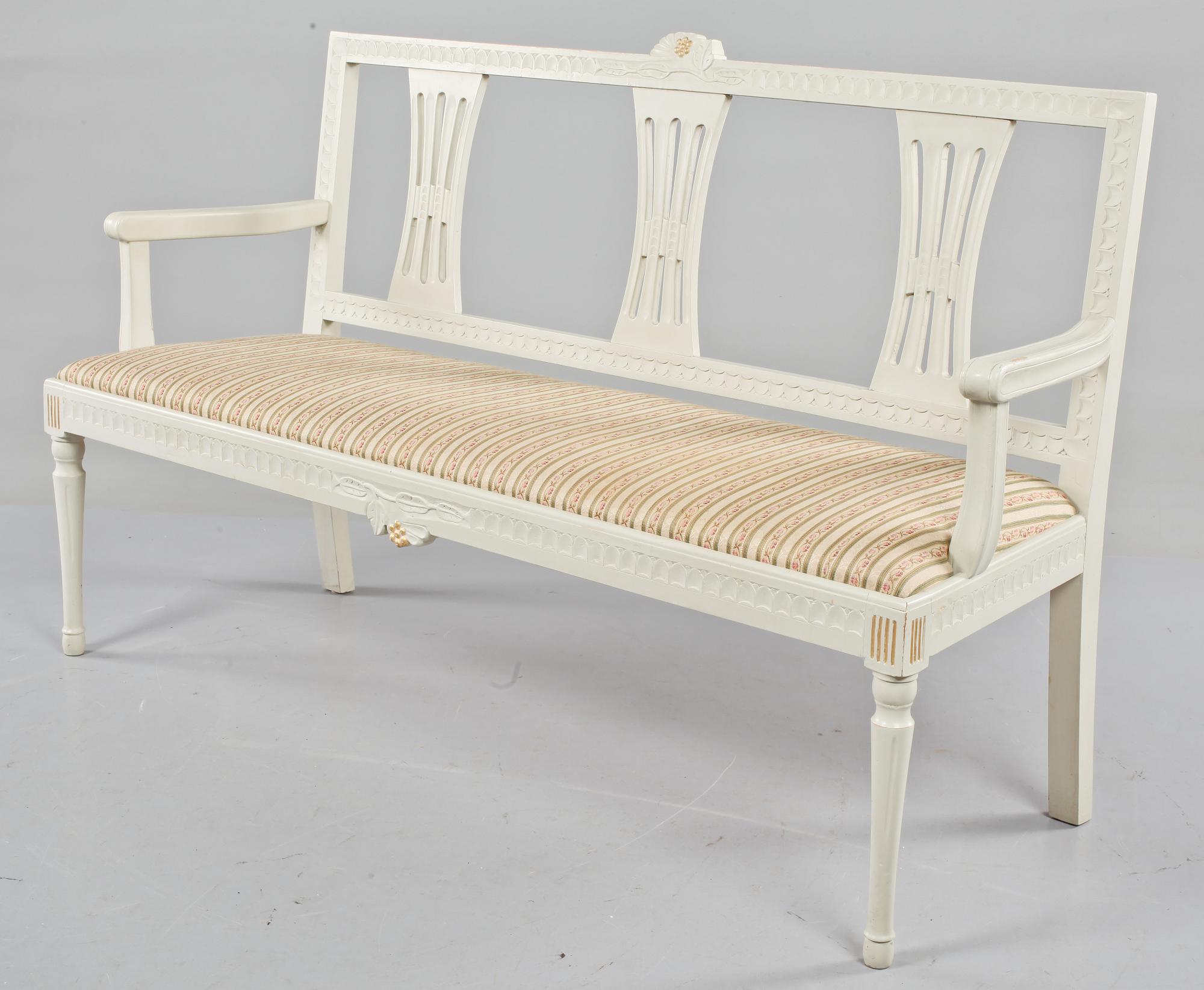 SALONGSGRUPP, 7 delar, gustaviansk stil, 1900-talets andra hälft.