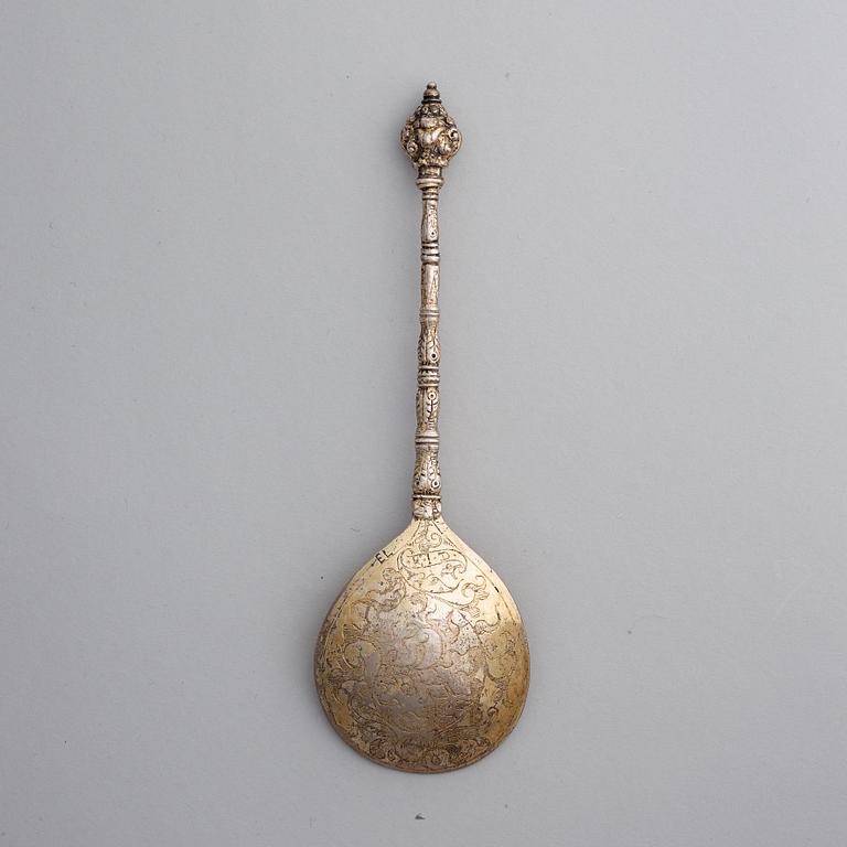 A Swedish early 17th century silver-gilt spoon, unmarked.