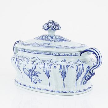 A porcelain tureen, Rörstrand, Sweden, 1976, after original from 1758.