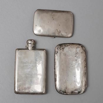 PLUNTA SAMT 2 ETUIER, silver, bla CG Hallberg, Stockholm 1927. Tot ca 628 gram.