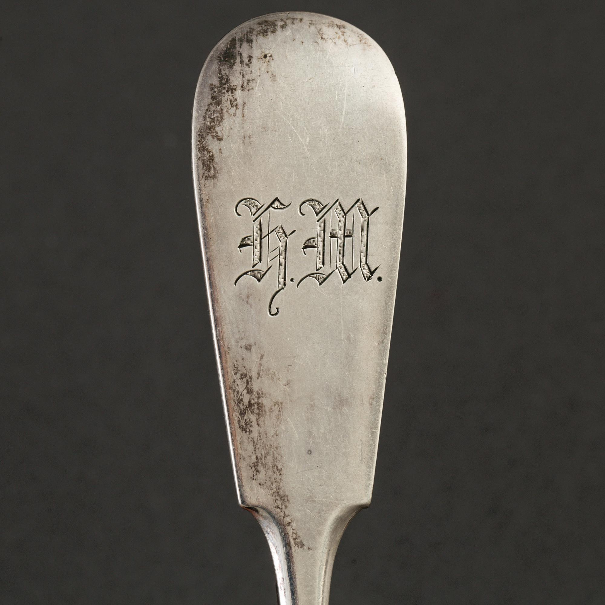 GUSTAF MÖLLENBORG, såssked, Stockholm, 1835 och PARTI SILVERBESTICK, 42 delar, bl.a. Rosenholm. Vikt 1183 g.