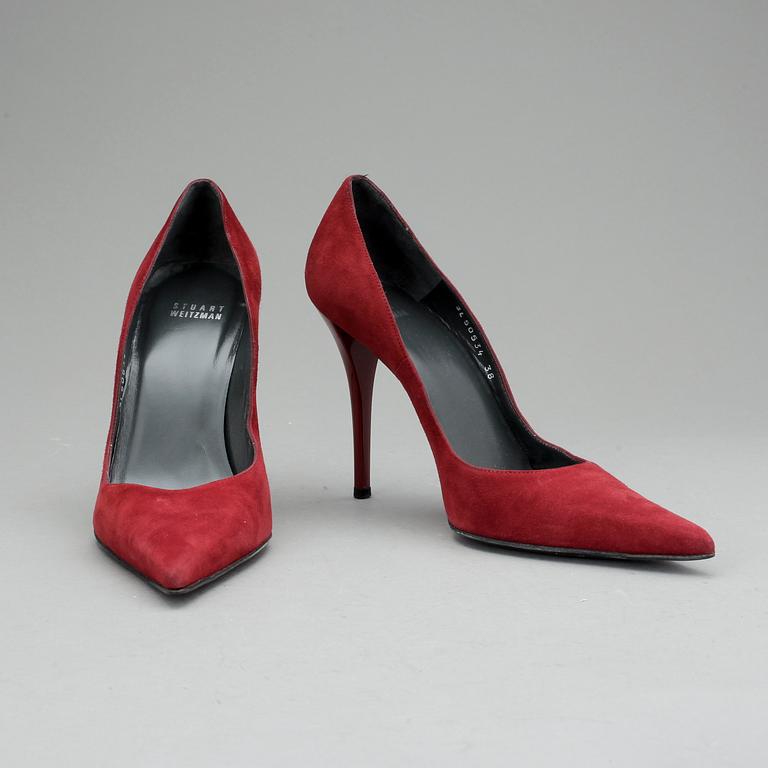 SKOR, ett par pumps, Stuart Weitzman.