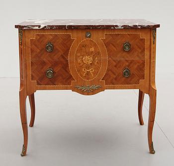 BYRÅ, gustaviansk stil, 1900-talets andra hälft.