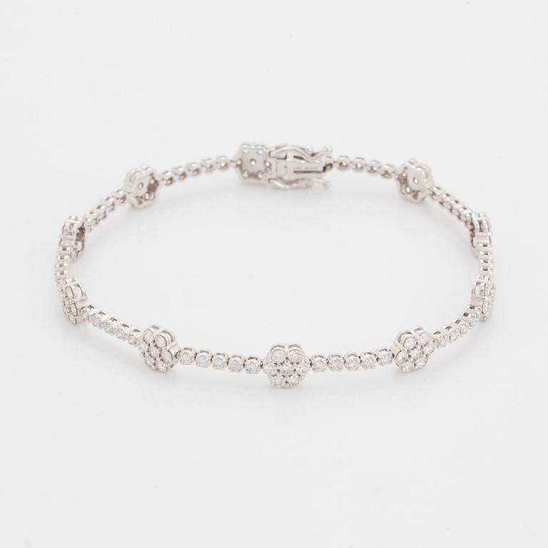 Armband med briljantslipade diamanter.
