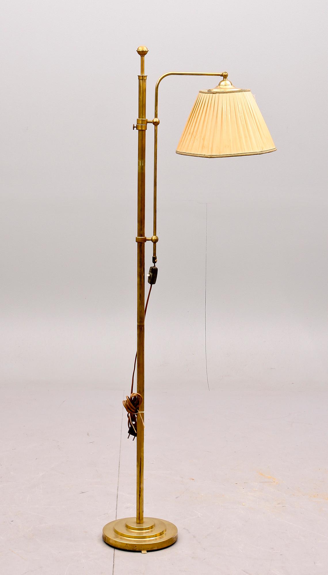 GOLVLAMPA, 1900-talets mitt/andra hälft.