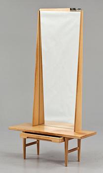 HALLMÖBEL, 1900-talets tredje kvartal.