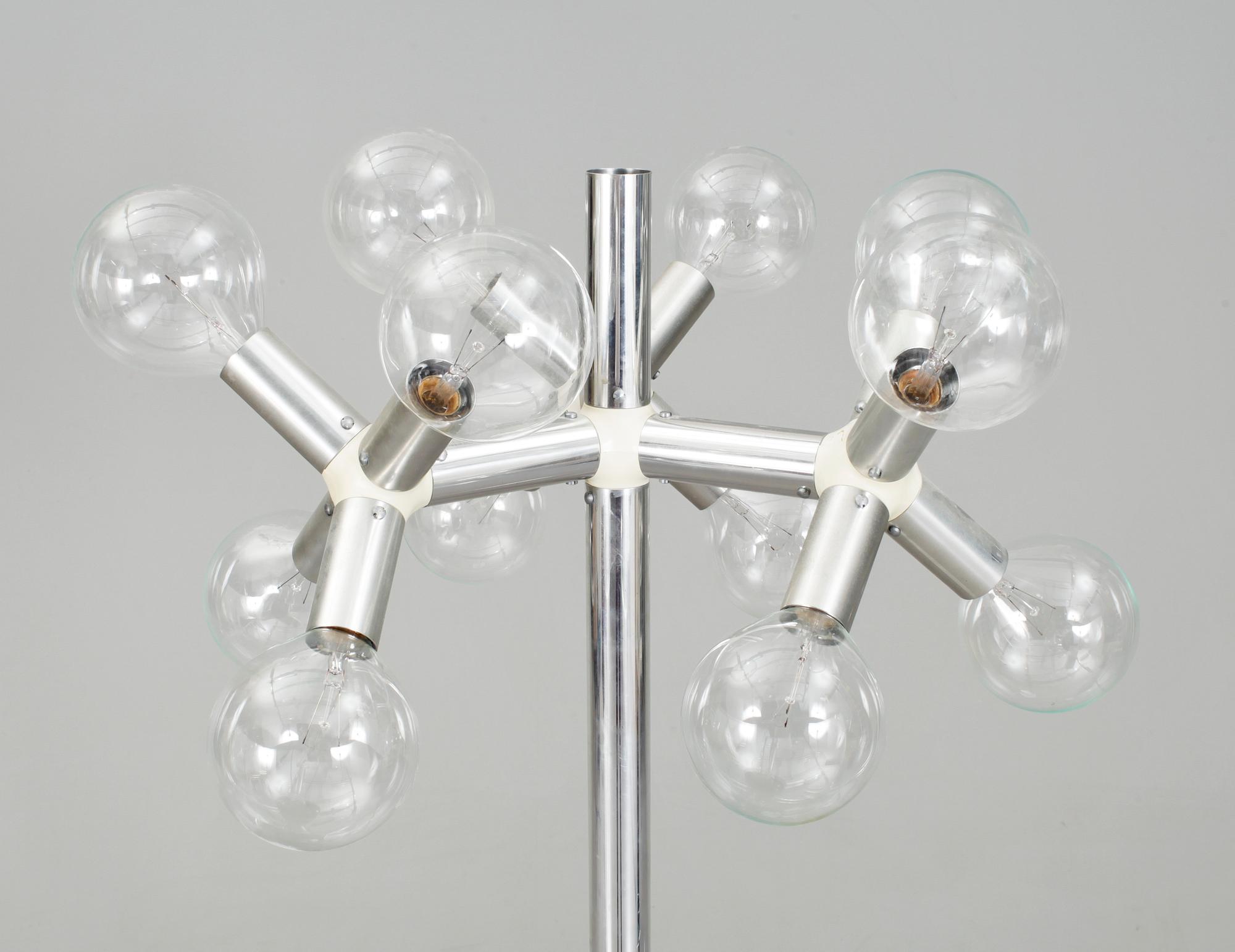 GOLVLAMPA, troligen Italien. 1900-talets slut.