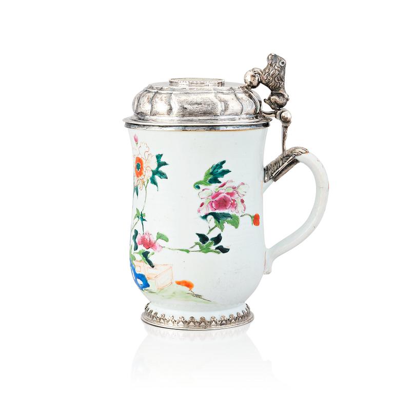 An 18th century famille rose and silver tankard, lid with mark of Nils Gram, Copenhagen 1756.