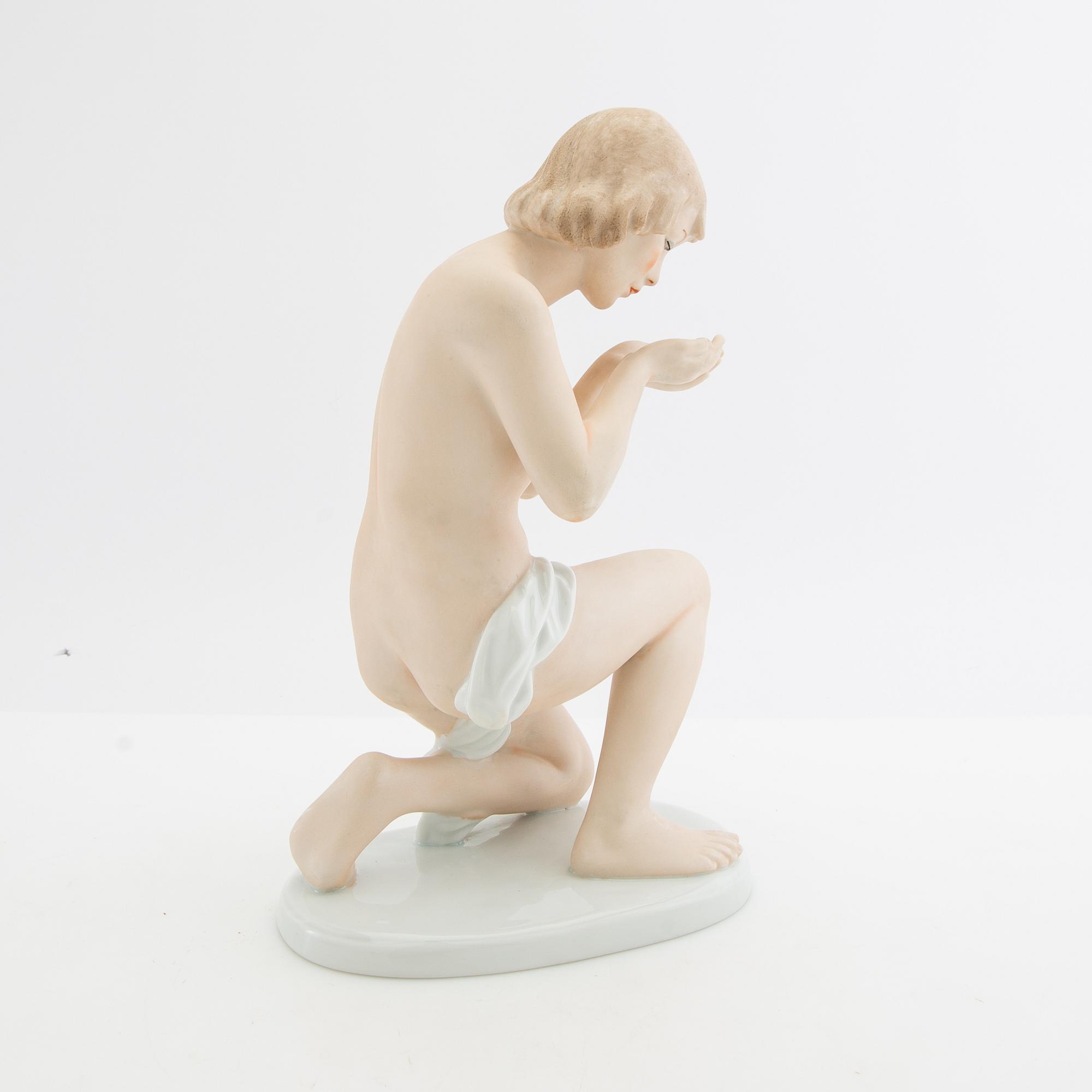 Figure Wallendorf Germany Art Deco first half of the 20th century porcelain.