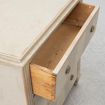 Chest of drawers, 20th century.