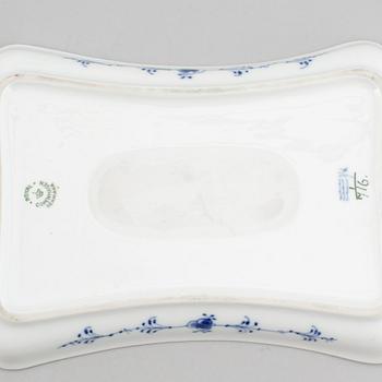 ROYAL COPENHAGEN, a part 'Musselmalet' service, Denmark (33 pieces).