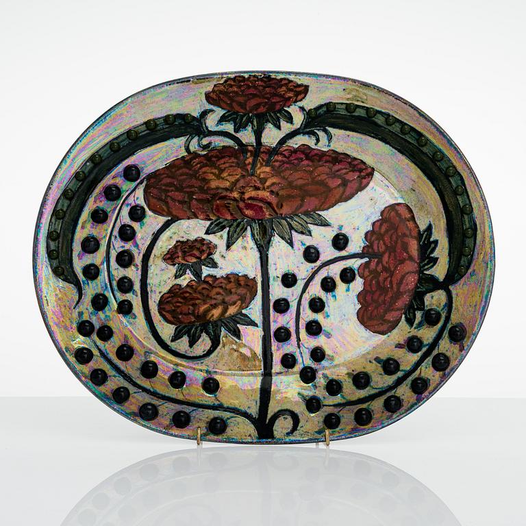 BIRGER KAIPIAINEN, a stoneware decorative dish signed Kaipiainen Arabia.