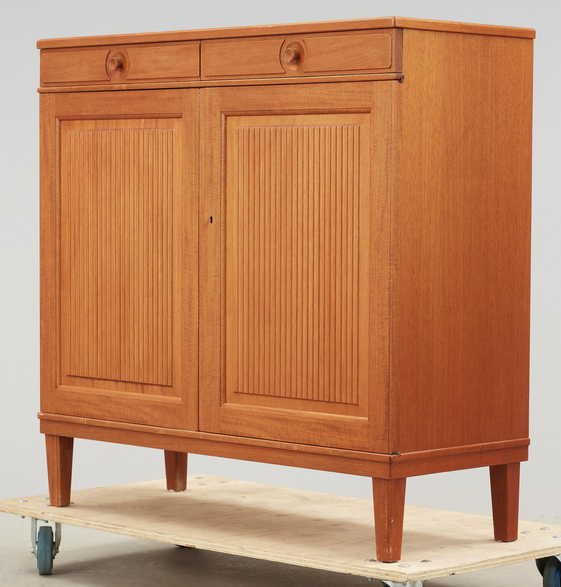 Möbelgrupp, 7 delar, "Herrgården", brännmärkt Carl Malmsten , Bodafors.