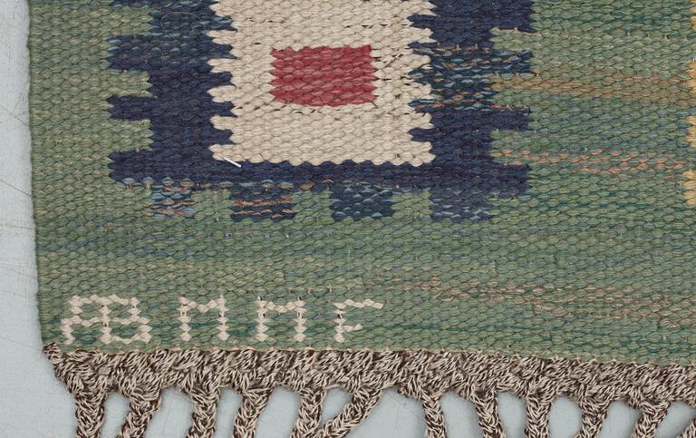 CARPET. "Grön äng". Rölakan (flat weave).  252 x 199,5 cm. Signed AB MMF (AB Märta Måås-Fjetterström).