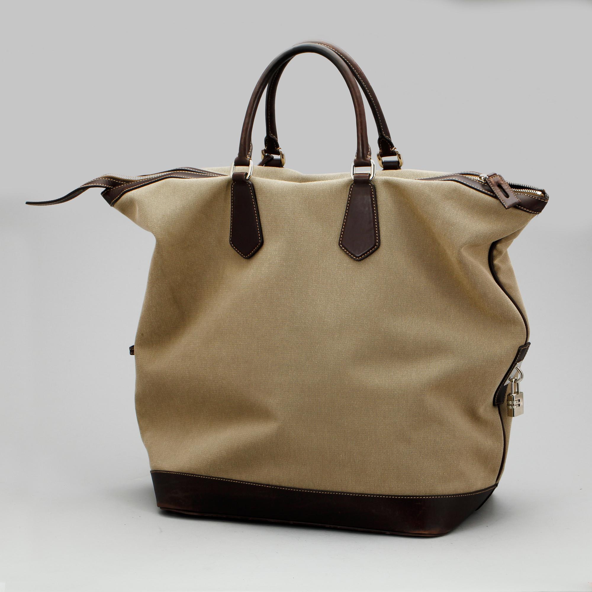 VÄSKA, Prada.