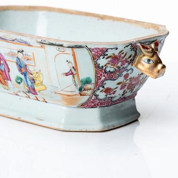 A famille rose tureen with cover, Qing dynasty, Qianlong (1736-95).