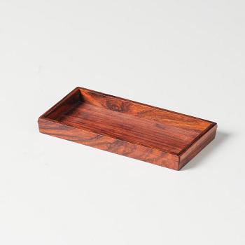 Askar med lock, två stycken, hardwood samt bricka, hardwood, sen Qingdynasti.