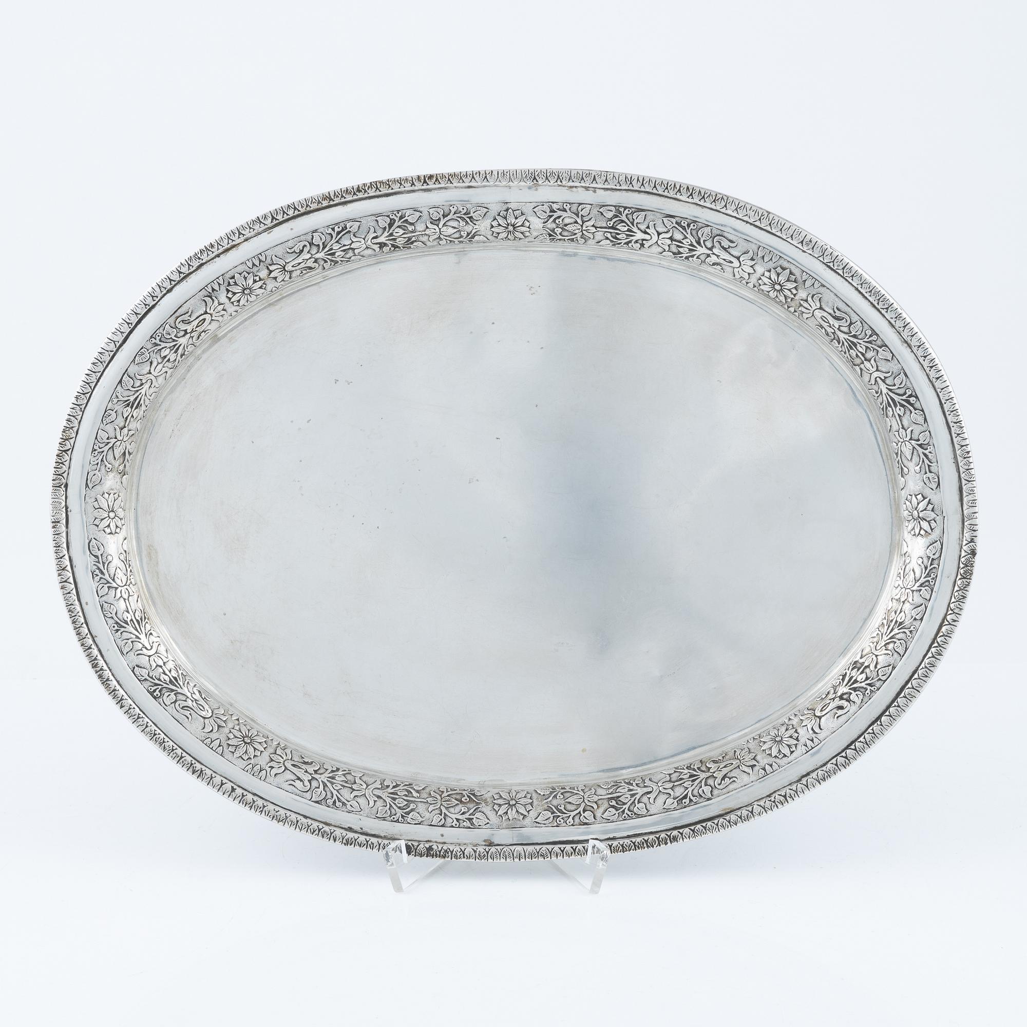 Bricka, silver, fantasistämplar, möjligen Hanau 1800-talets slut.