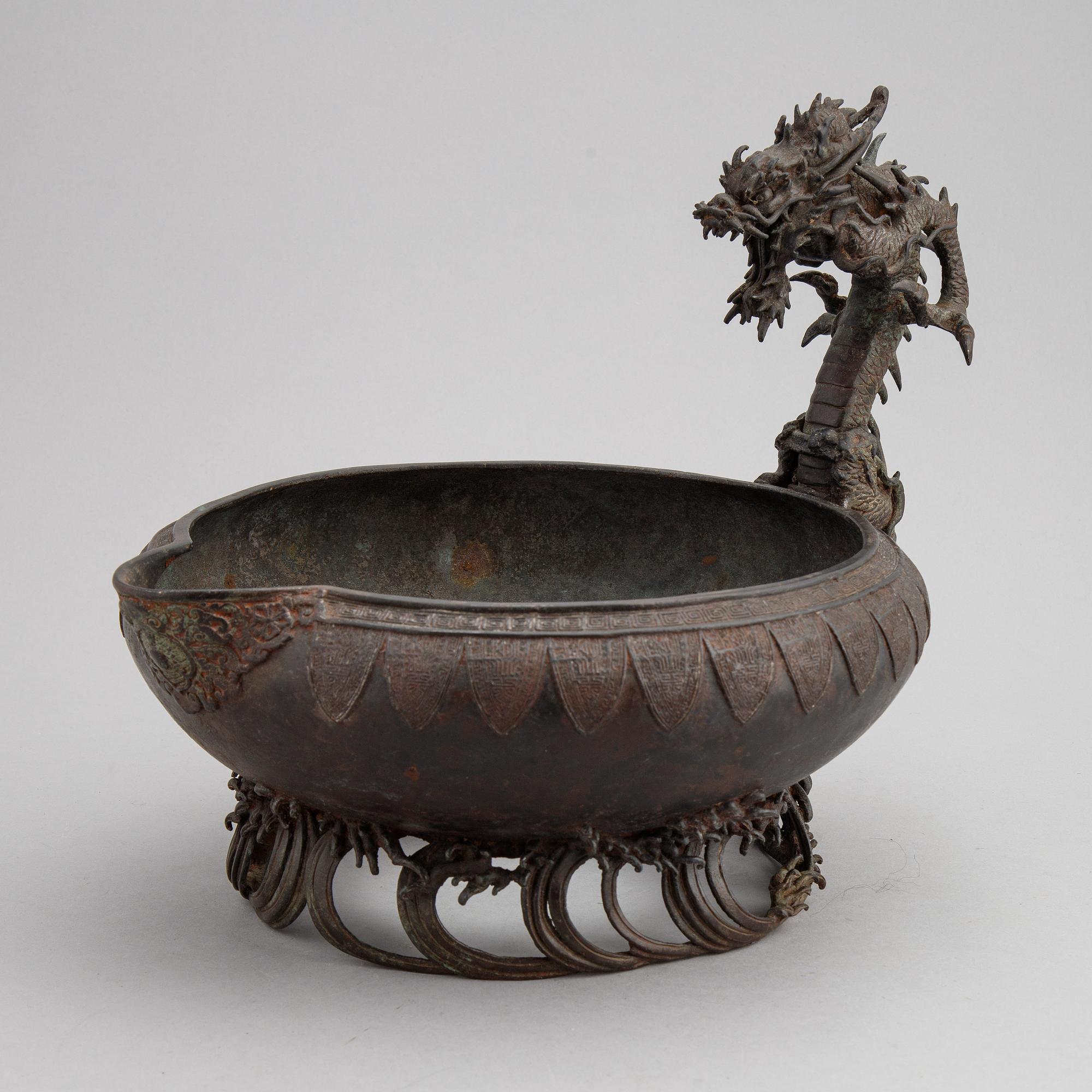 A Japanese bronze fountain, Meiji (1868-1912), 19th century.