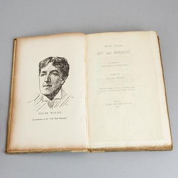 OSCAR WILDE, Art and Morality, a defence of The Picture o Dorian Gray, London 1908.