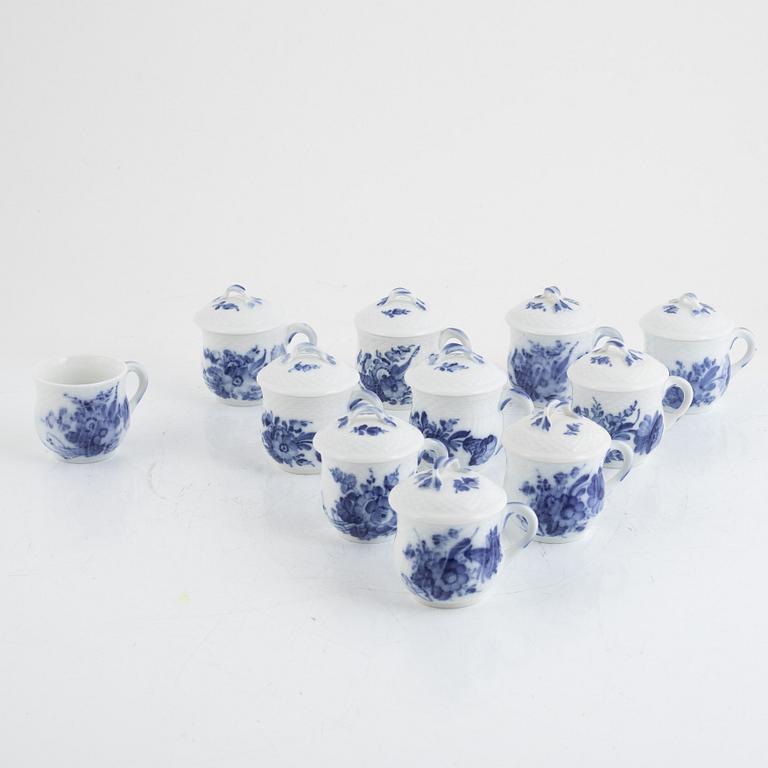 Crémekoppar, 10 st, porslin, "Blå blomst", Royal Copenhagen, Danmark.
