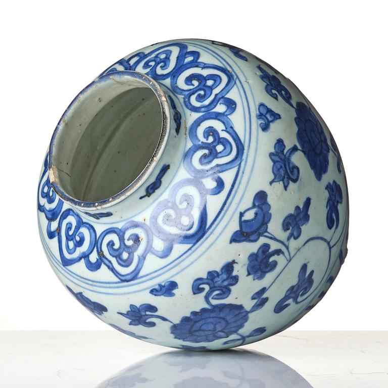 A blue and white 'floral' jar, Ming dynasty, Wanli (1572-1620).