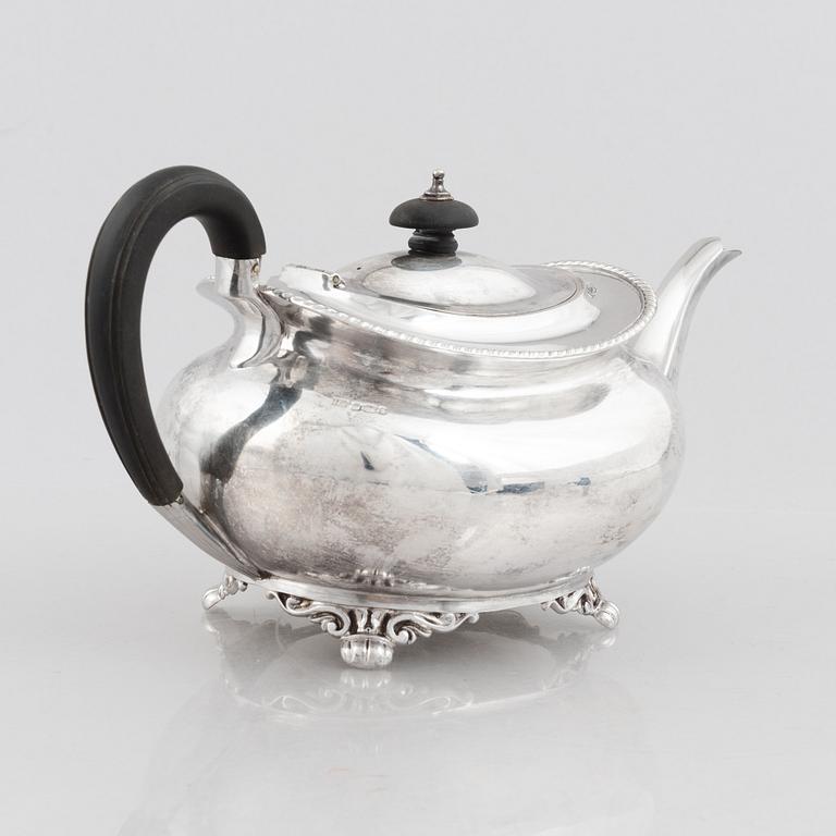 An English silver teapot, mark of Atkin Brothers, Sheffield 1895.
