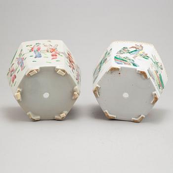 A group of four Chinese and Japanese porcelain flower pots, 20th century.
