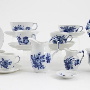 A Royal Copenhagen porcelaine coffee- and tea service (88 pieces).