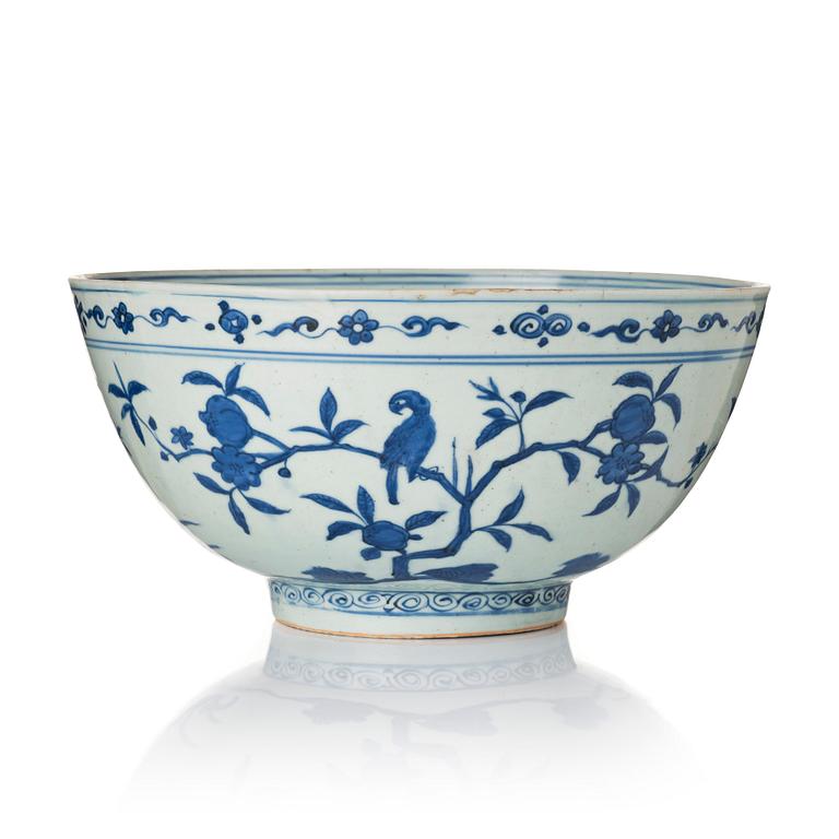 A large blue and white bowl, Ming dynasty (1368-1644).